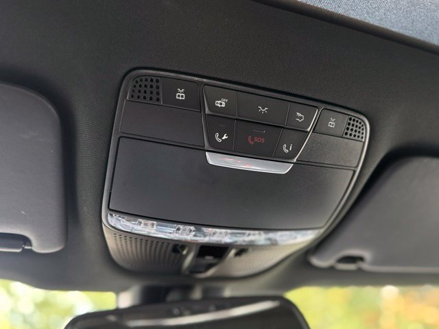 Used 2019 Mercedes-Benz GLC 300 4MATIC image 19