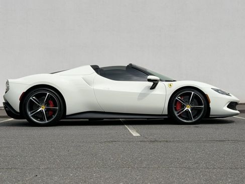 Used 2024 Ferrari 296 GTS RWD image 5