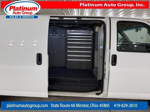 Used 2017 Chevrolet Express 3500 Extended image 31