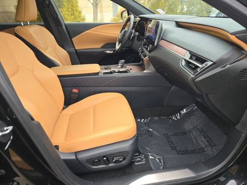 Used 2023 Lexus RX 350 Premium w/ Accessory Package (Z1) image 6