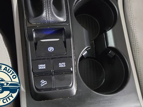 Used 2020 Hyundai Tucson SE image 18