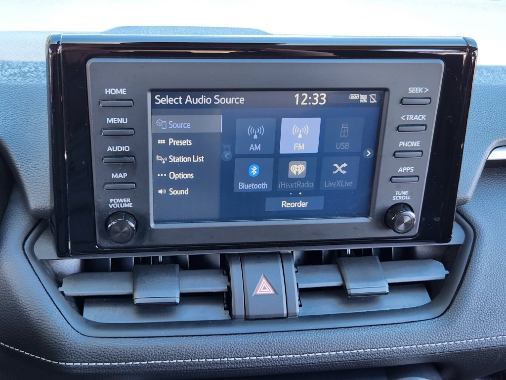 Used 2019 Toyota RAV4 XLE AWD/4WD image 8