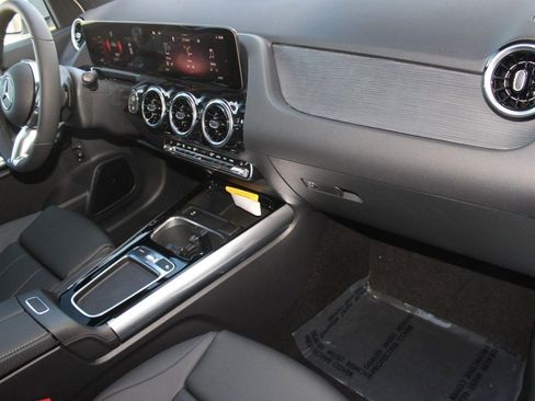 Certified 2026 Mercedes-Benz GLA 250 image 34