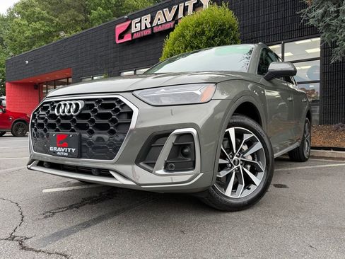 Used 2023 Audi Q5 2.0T Premium w/ Convenience Package AWD/4WD image 2