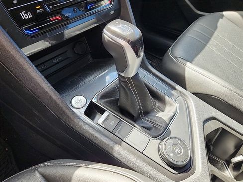 Certified 2022 Volkswagen Tiguan SE image 15