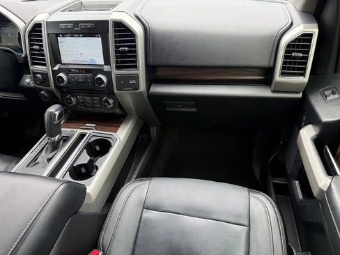 Used 2017 Ford F150 Lariat w/ Equipment Group 502A Luxury AWD/4WD image 12