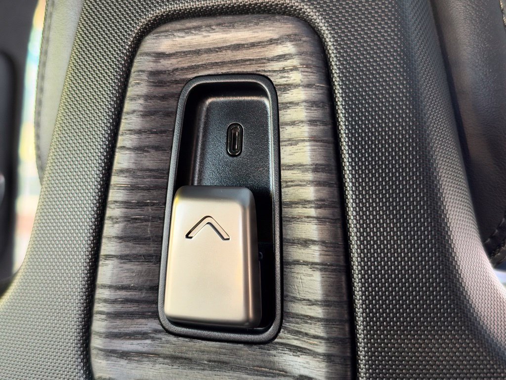 Used 2022 Rivian R1T Adventure AWD/4WD image 28