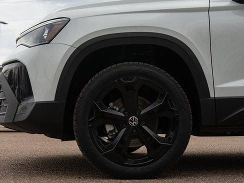 New 2026 Volkswagen Taos SE AWD/4WD image 10