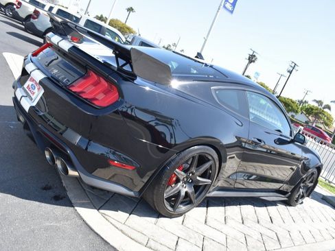 Used 2020 Ford Mustang Shelby GT500 w/ Carbon Fiber Track Pack image 27