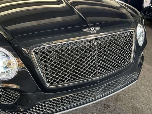 Used 2018 Bentley Bentayga Activity image 29
