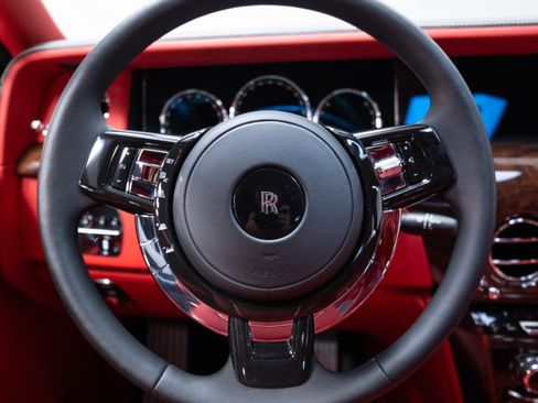 Used 2019 Rolls-Royce Phantom Sedan RWD image 38