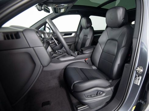 New 2026 Porsche Cayenne image 4