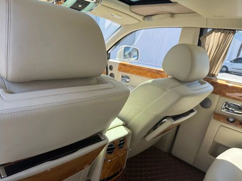 Used 2011 Rolls-Royce Phantom Sedan RWD image 37