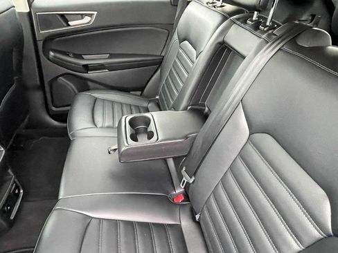 Used 2024 Ford Edge SEL w/ Convenience Package image 17