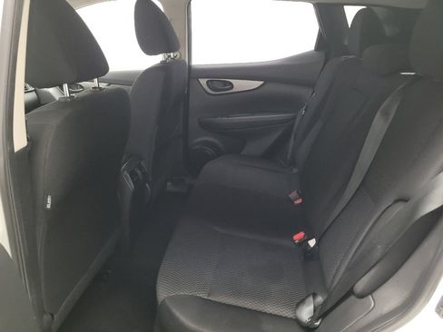 Used 2021 Nissan Rogue Sport S image 18