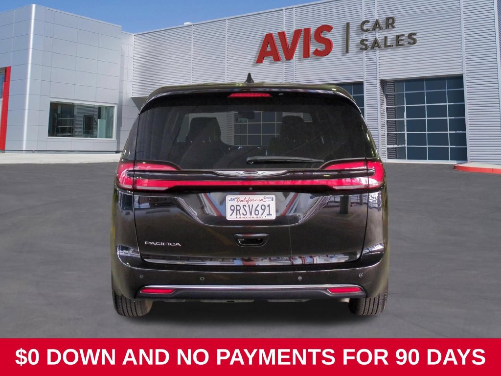 Used 2025 Chrysler Pacifica Select FWD image 7