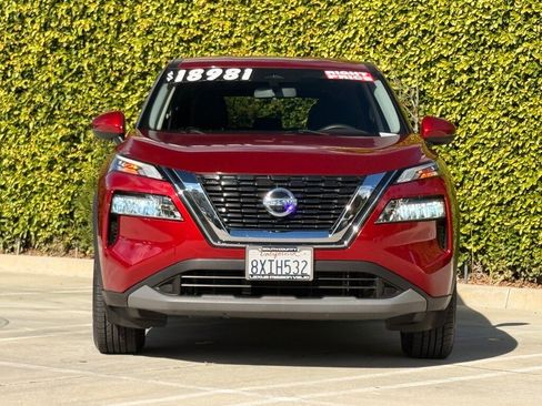 Used 2021 Nissan Rogue SV image 4