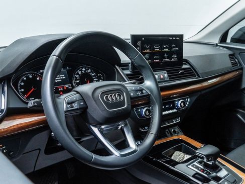 Used 2023 Audi Q5 2.0T Premium w/ Convenience Package image 13