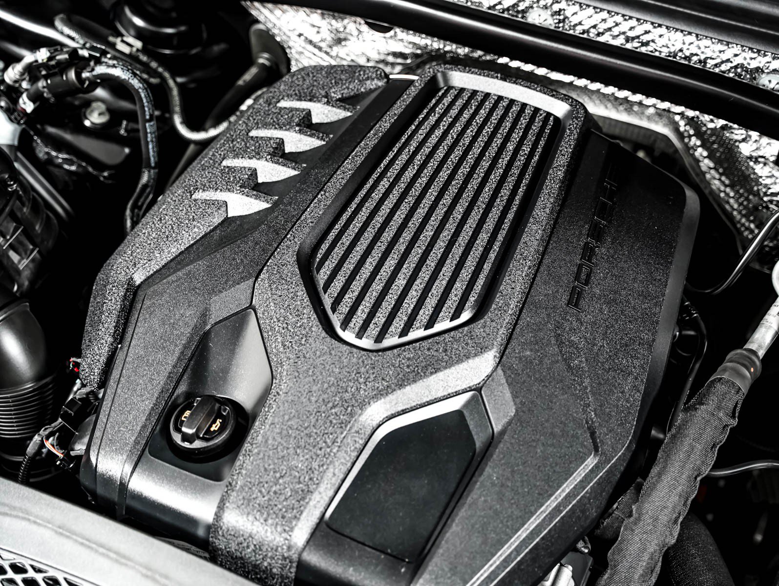 Certified 2023 Porsche Macan AWD/4WD image 13