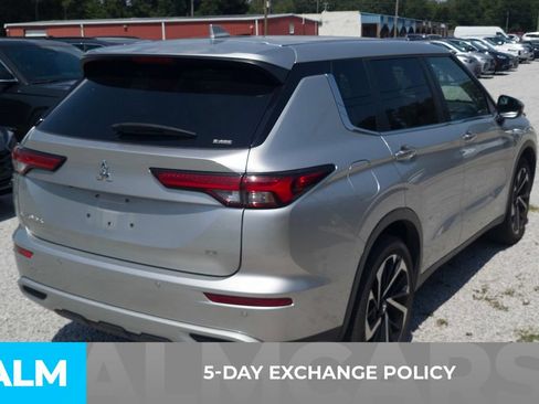 Used 2024 Mitsubishi Outlander SE AWD/4WD image 3