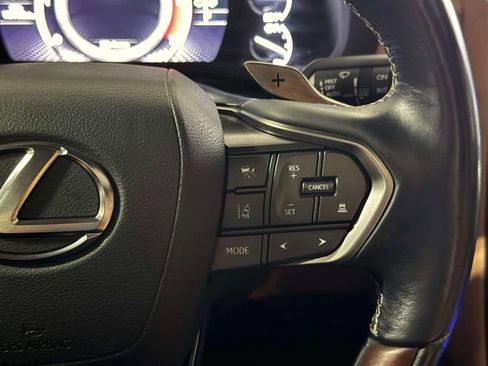 Used 2023 Lexus LX 600 4WD w/ Luxury Package image 18