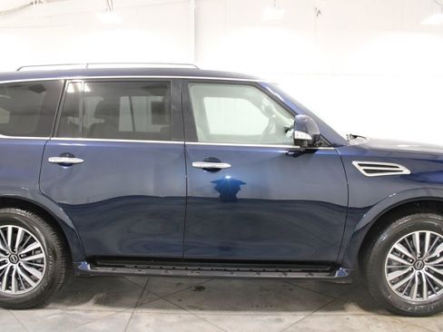Used 2024 Nissan Armada SL w/ Captain's Chairs Package image 11