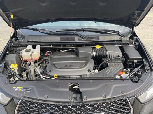 Used 2025 Chrysler Pacifica Select image 36