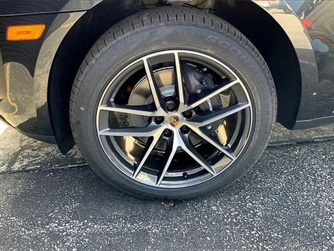 Certified 2026 Porsche Macan image 15