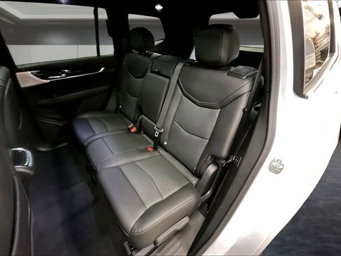 Certified 2025 Cadillac XT6 Premium Luxury image 22