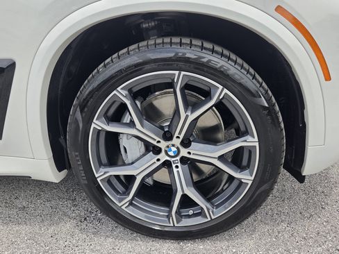 Used 2026 BMW X5 xDrive50e w/ M Sport Package AWD/4WD image 9
