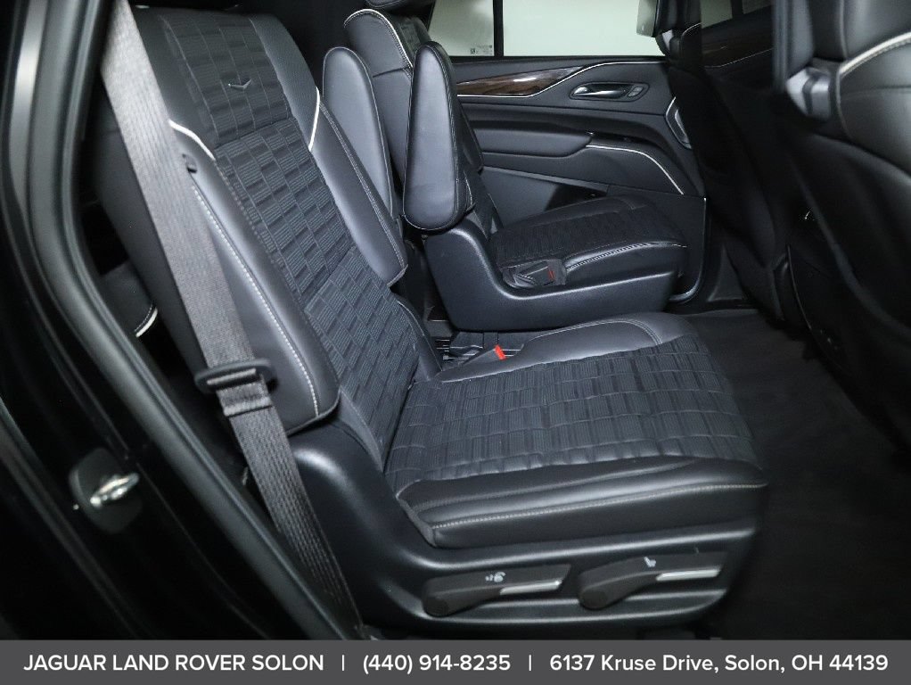 Used 2022 Cadillac Escalade Sport Platinum w/ LPO, ONYX Package AWD/4WD image 30