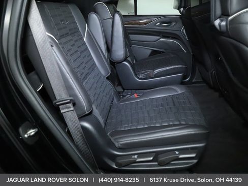 Used 2022 Cadillac Escalade Sport Platinum w/ LPO, ONYX Package AWD/4WD image 30