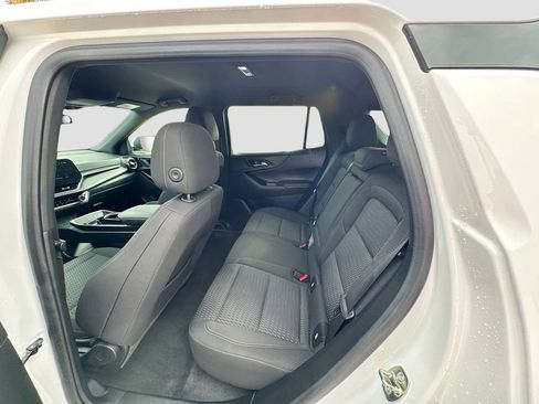 Used 2025 Chevrolet Equinox LT image 19