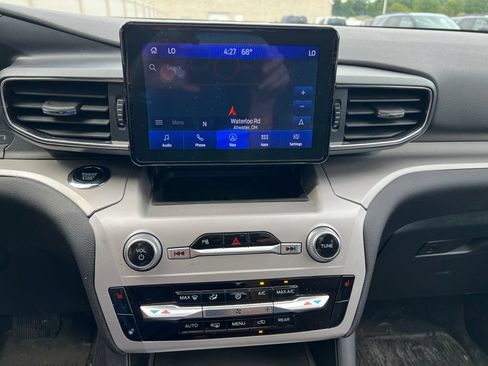 Used 2024 Ford Explorer XLT w/ Equipment Group 202A AWD/4WD image 5