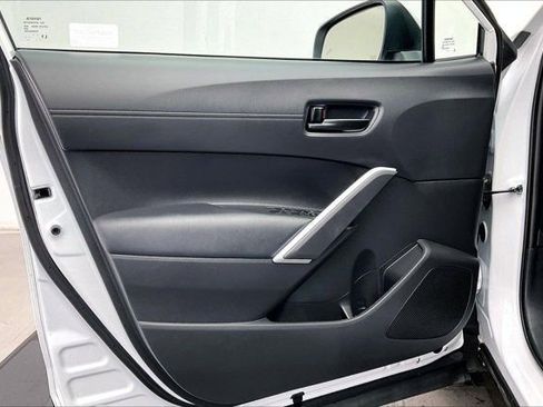 Used 2024 Toyota Corolla Cross LE w/ Moonroof Package image 26