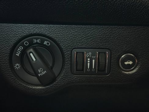 Used 2015 Dodge Challenger R/T Plus RWD image 25