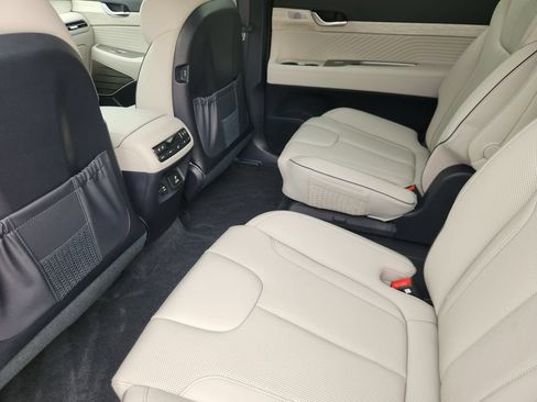 Certified 2025 Hyundai Palisade Calligraphy FWD image 30