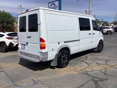 Used 2003 Dodge Sprinter 2500 RWD image 11