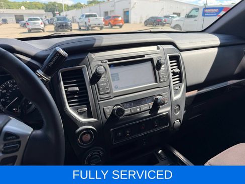 Used 2018 Nissan Titan SV w/ SV Convenience Package AWD/4WD image 20