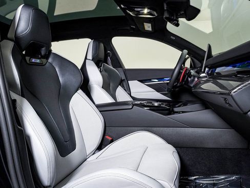 Used 2025 BMW M5 Touring w/ M Driver's Package image 16