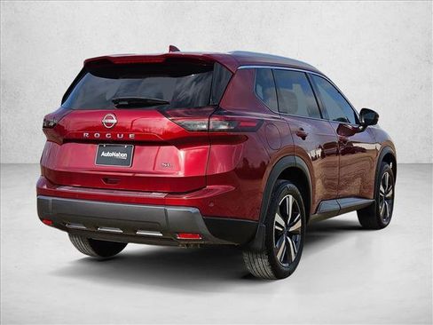 Used 2024 Nissan Rogue SL FWD image 5
