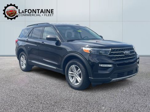 Certified 2023 Ford Explorer XLT w/ Equipment Group 202A AWD/4WD image 3