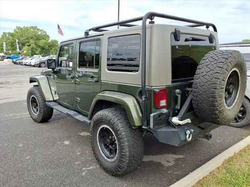 Used 2008 Jeep Wrangler Unlimited Sahara AWD/4WD image 5