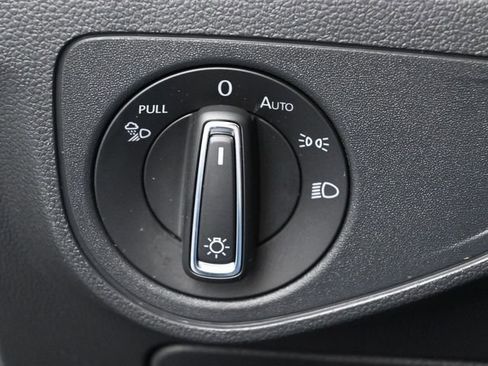 Used 2023 Volkswagen Atlas SE w/ Panoramic Sunroof Package image 15