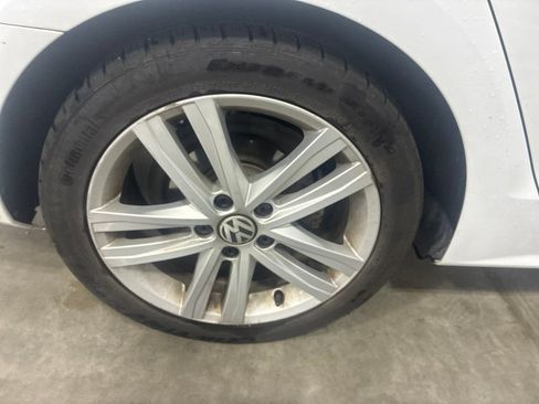 Used 2017 Volkswagen Jetta SEL FWD image 24