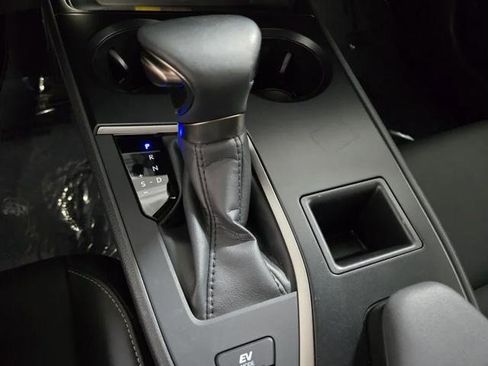 Certified 2024 Lexus UX 250h FWD image 38