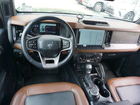 Used 2024 Ford Bronco Outer Banks image 6