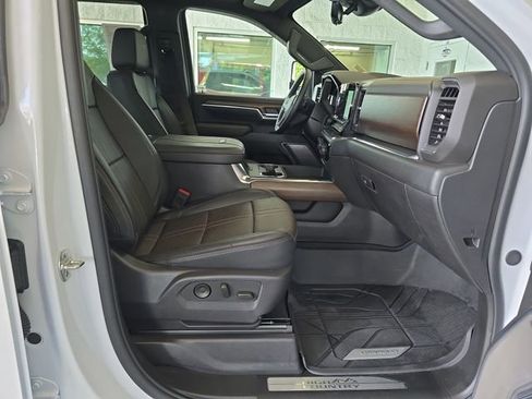 Certified 2025 Chevrolet Silverado 3500 High Country w/ Technology Package image 35