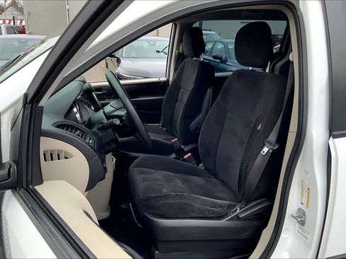 Used 2014 Dodge Grand Caravan American Value Package FWD image 9