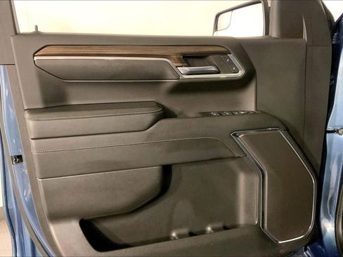 Used 2024 Chevrolet Silverado 1500 LT AWD/4WD image 24